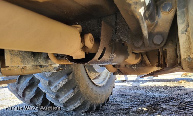 image for item DO3485 1995 Ford 8970  MFWD tractor