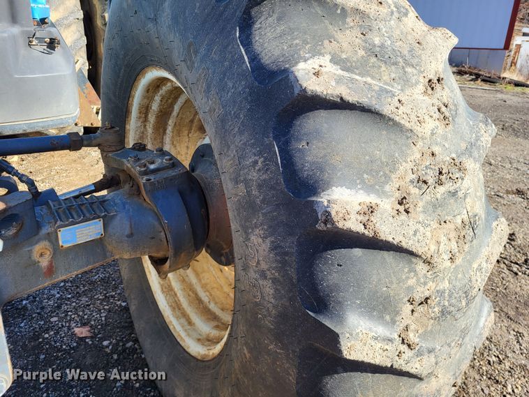 image for item DO3485 1995 Ford 8970  MFWD tractor