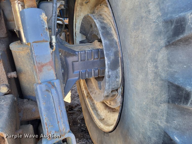 image for item DO3485 1995 Ford 8970  MFWD tractor