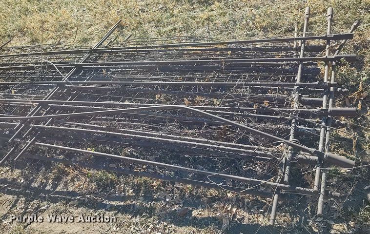 image for item DO3674 (21) fence panels