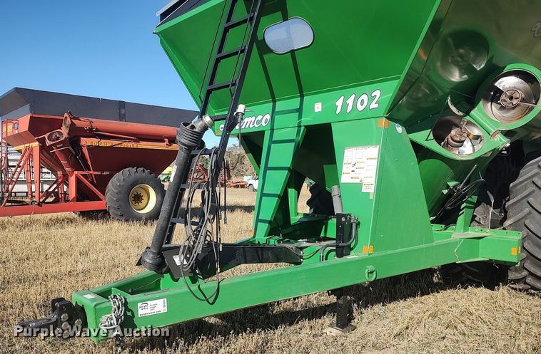 image for item DO3675 2017 Demco 1102  grain cart