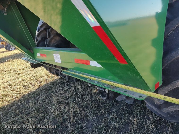 image for item DO3675 2017 Demco 1102  grain cart