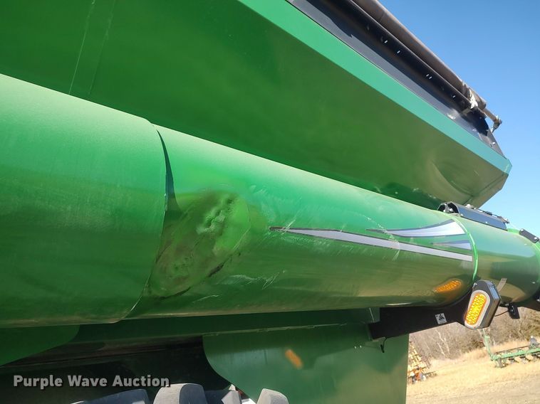 image for item DO3675 2017 Demco 1102  grain cart