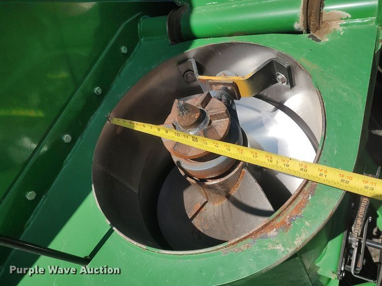 image for item DO3675 2017 Demco 1102  grain cart