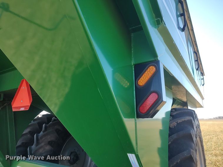 image for item DO3675 2017 Demco 1102  grain cart