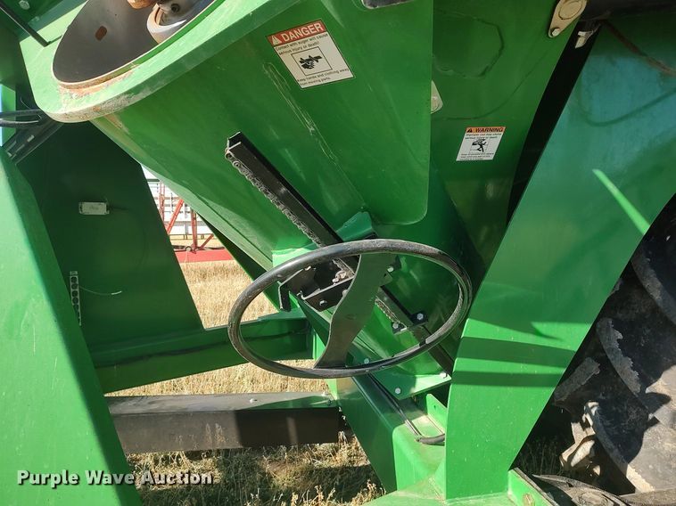 image for item DO3675 2017 Demco 1102  grain cart