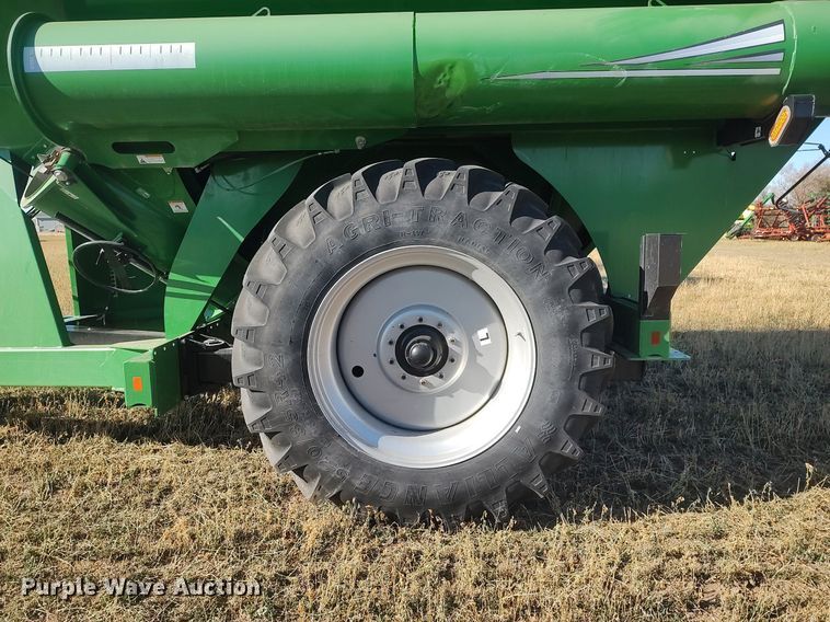 image for item DO3675 2017 Demco 1102  grain cart