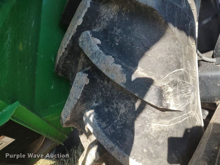 image for item DO3675 2017 Demco 1102  grain cart