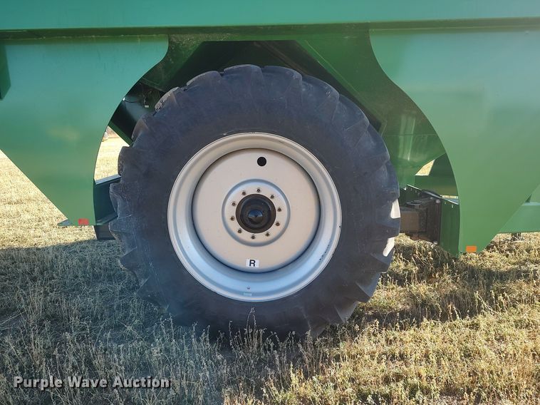 image for item DO3675 2017 Demco 1102  grain cart