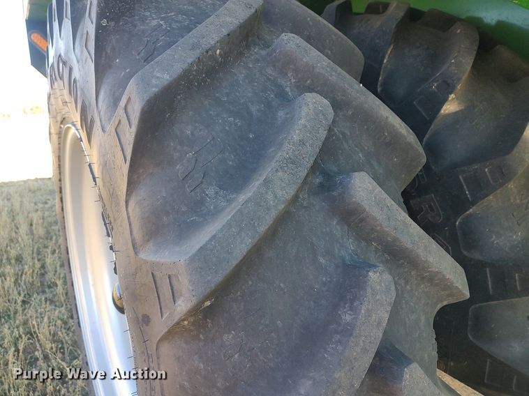 image for item DO3675 2017 Demco 1102  grain cart