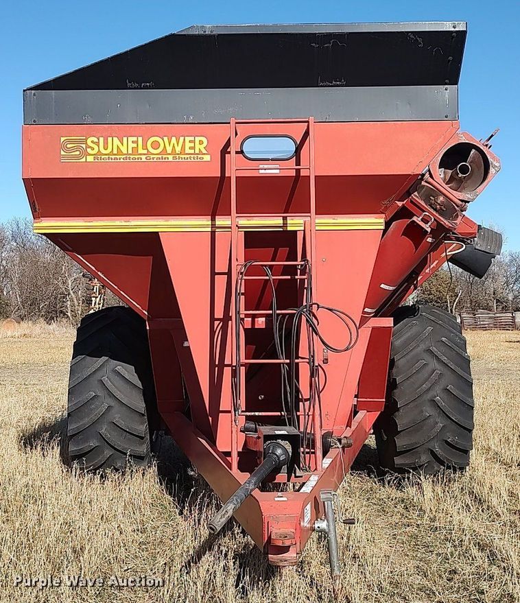 image for item DO3676 Sunflower 8830  grain cart