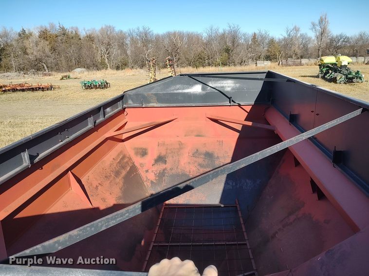 image for item DO3676 Sunflower 8830  grain cart