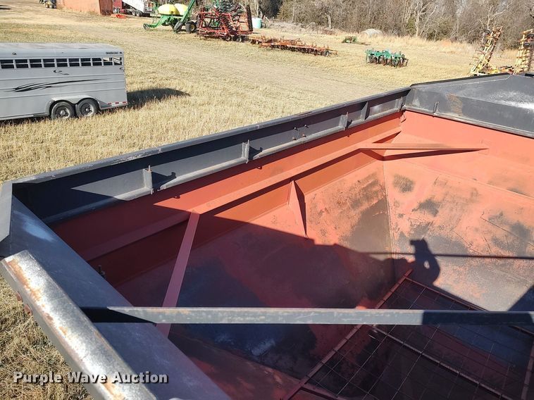 image for item DO3676 Sunflower 8830  grain cart