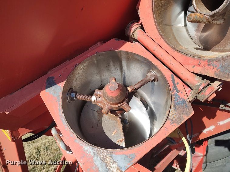 image for item DO3676 Sunflower 8830  grain cart