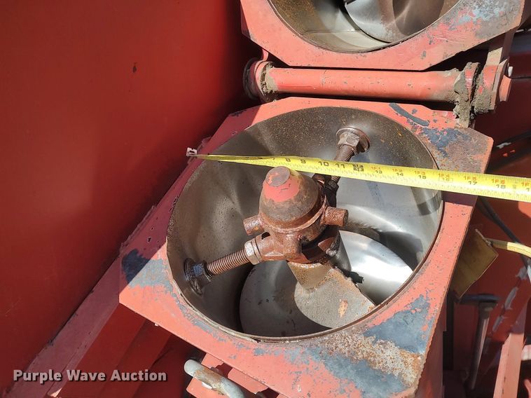 image for item DO3676 Sunflower 8830  grain cart