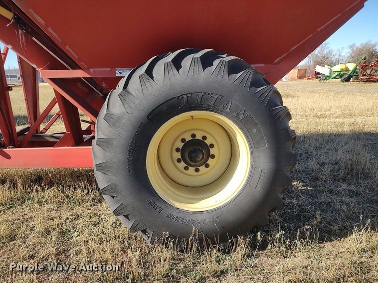 image for item DO3676 Sunflower 8830  grain cart