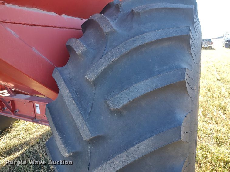 image for item DO3676 Sunflower 8830  grain cart
