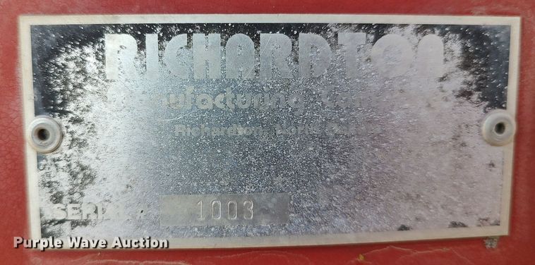 image for item DO3676 Sunflower 8830  grain cart