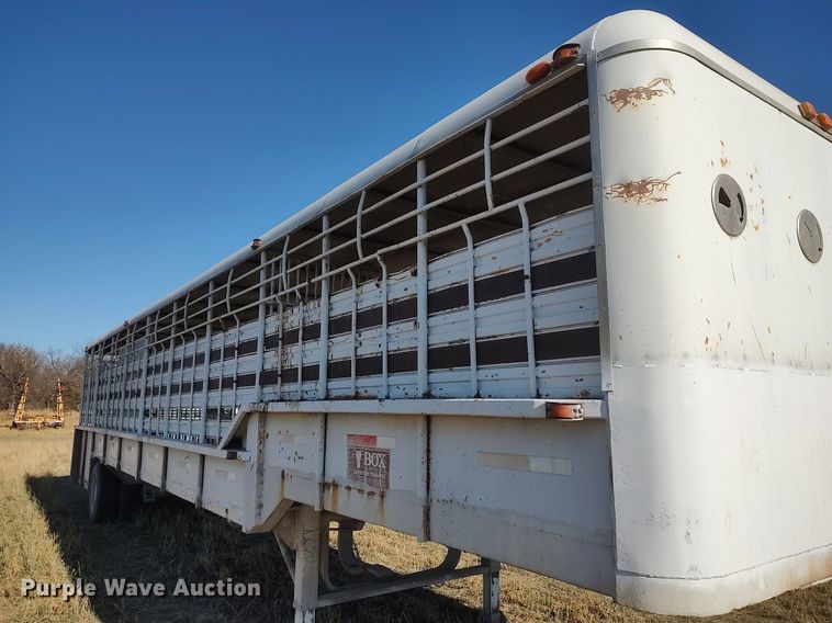 image for item DO3677 1994 Gooseneck  livestock trailer