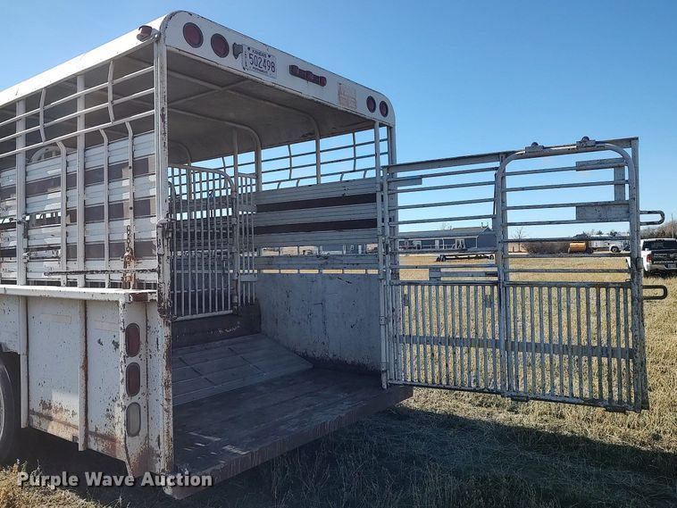image for item DO3677 1994 Gooseneck  livestock trailer
