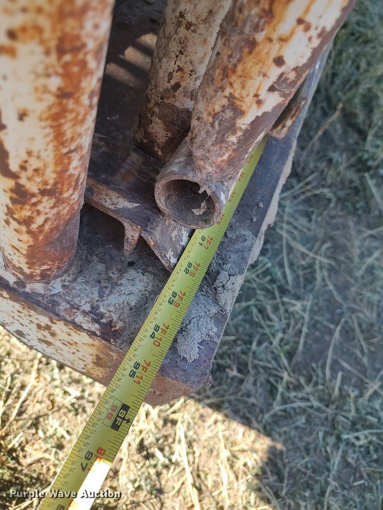 image for item DO3677 1994 Gooseneck  livestock trailer