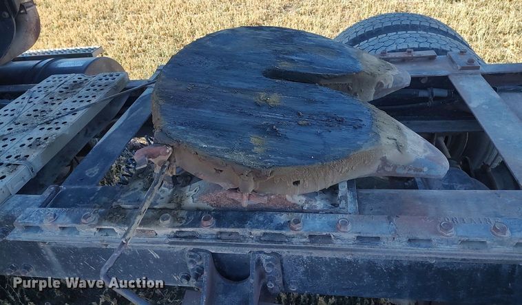 image for item DO3679 1987 Freightliner FLC  semi truck