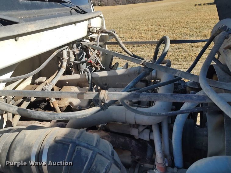 image for item DO3679 1987 Freightliner FLC  semi truck