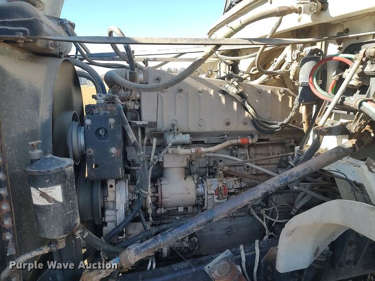 image for item DO3679 1987 Freightliner FLC  semi truck