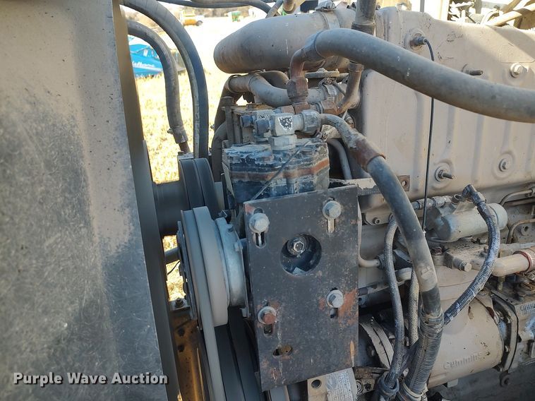 image for item DO3679 1987 Freightliner FLC  semi truck