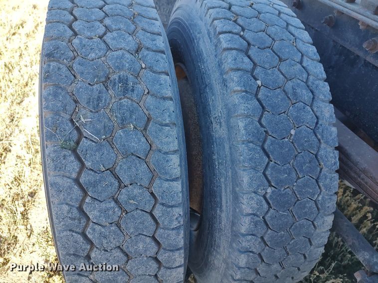 image for item DO3679 1987 Freightliner FLC  semi truck