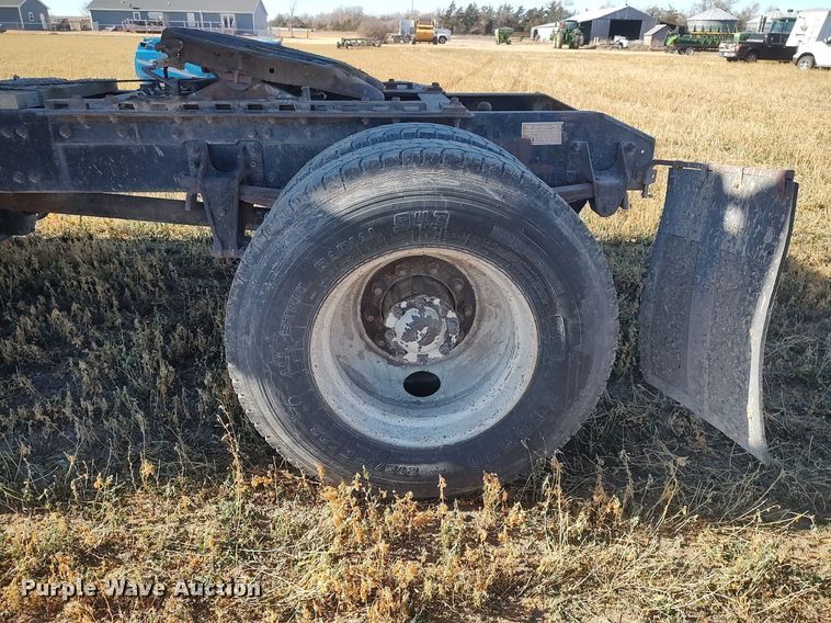 image for item DO3679 1987 Freightliner FLC  semi truck