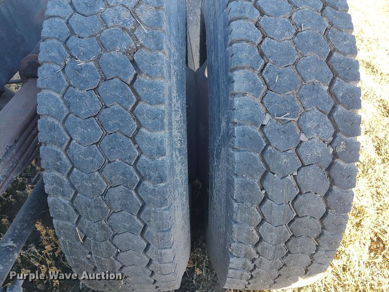 image for item DO3679 1987 Freightliner FLC  semi truck