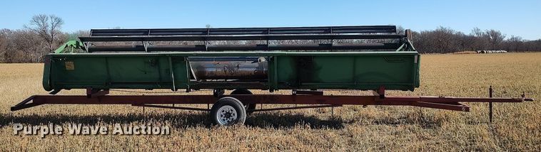 image for item DO3680 1990 John Deere 925  rigid head