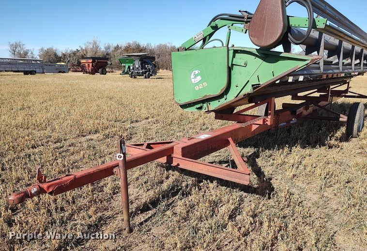 image for item DO3680 1990 John Deere 925  rigid head