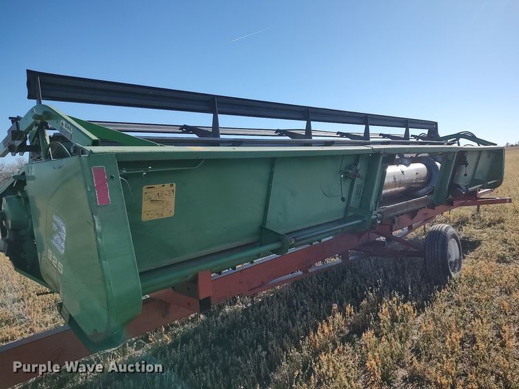 image for item DO3680 1990 John Deere 925  rigid head