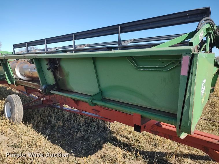 image for item DO3680 1990 John Deere 925  rigid head