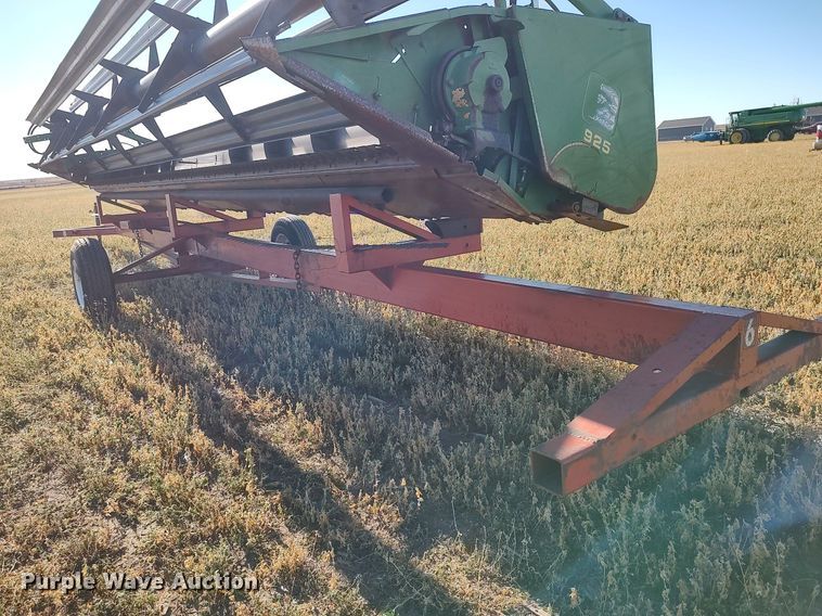 image for item DO3680 1990 John Deere 925  rigid head