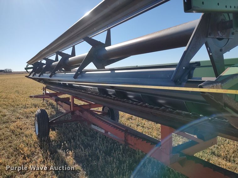 image for item DO3680 1990 John Deere 925  rigid head