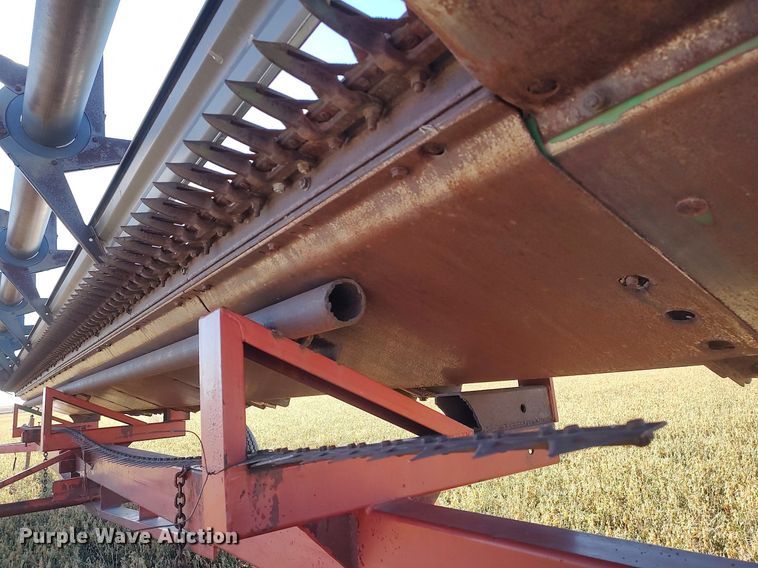 image for item DO3680 1990 John Deere 925  rigid head