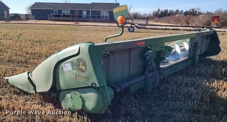 image for item DO3683 2012 John Deere 608C  corn head