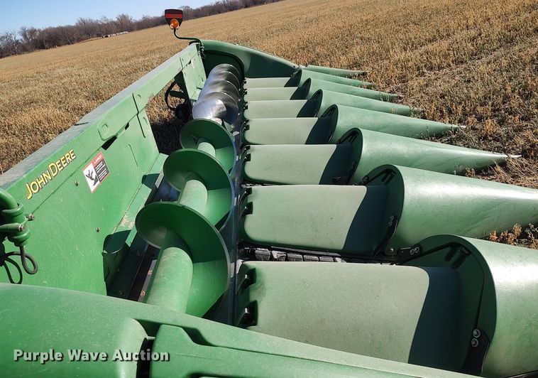 image for item DO3683 2012 John Deere 608C  corn head