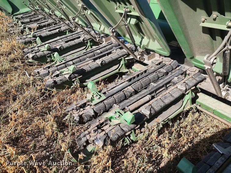 image for item DO3683 2012 John Deere 608C  corn head