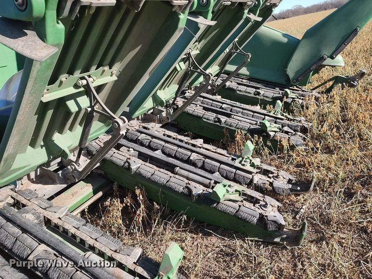 image for item DO3683 2012 John Deere 608C  corn head