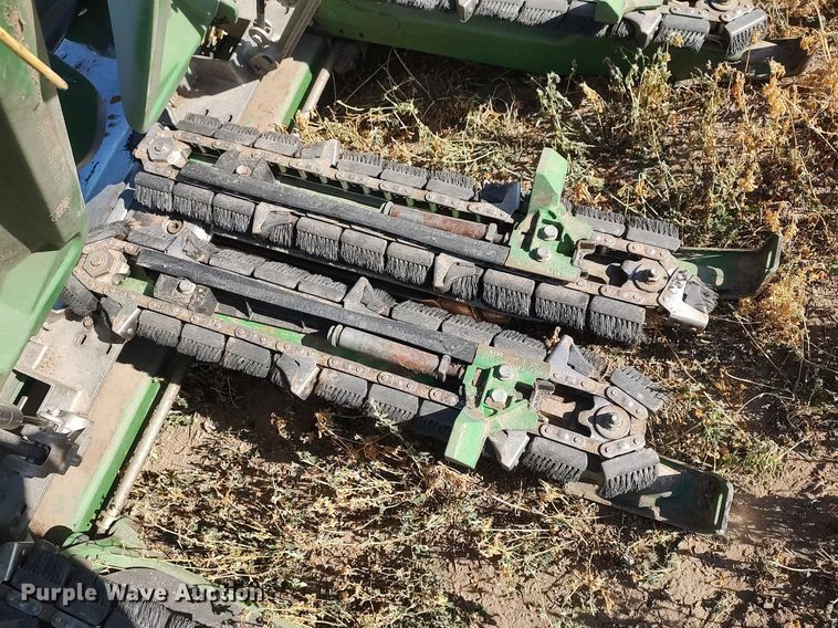 image for item DO3683 2012 John Deere 608C  corn head