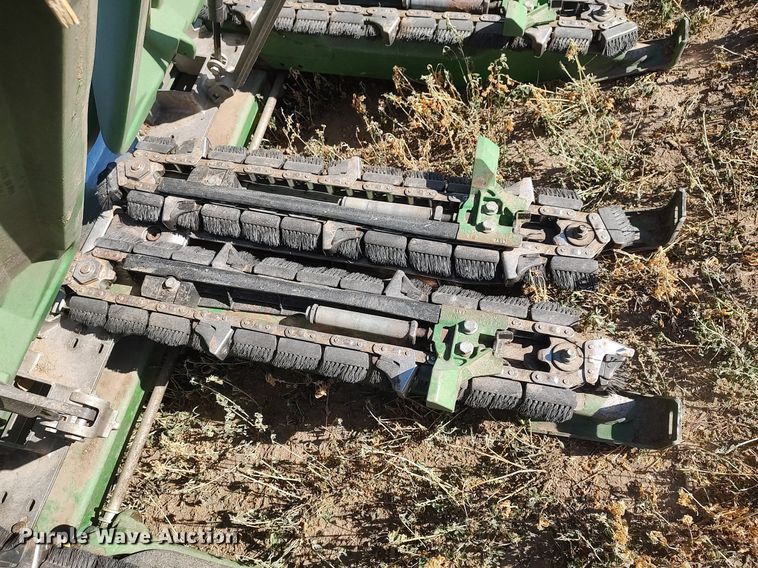 image for item DO3683 2012 John Deere 608C  corn head