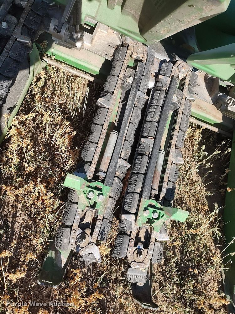 image for item DO3683 2012 John Deere 608C  corn head