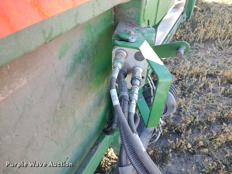 image for item DO3683 2012 John Deere 608C  corn head