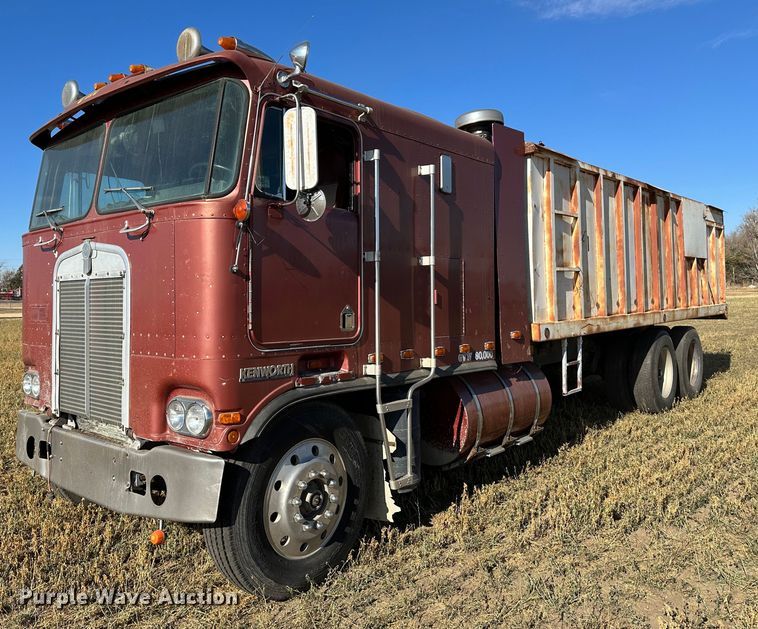 image for item DO3685 1982 Kenworth K100  grain truck