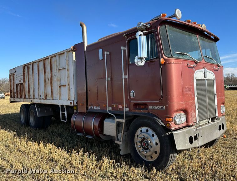 image for item DO3685 1982 Kenworth K100  grain truck
