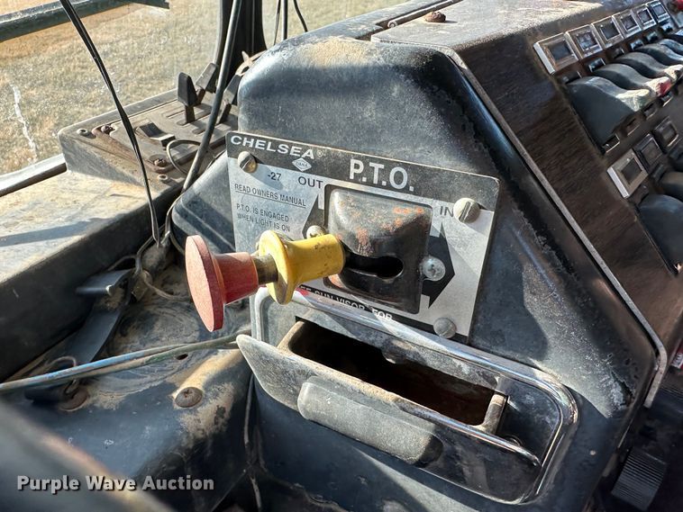 image for item DO3685 1982 Kenworth K100  grain truck